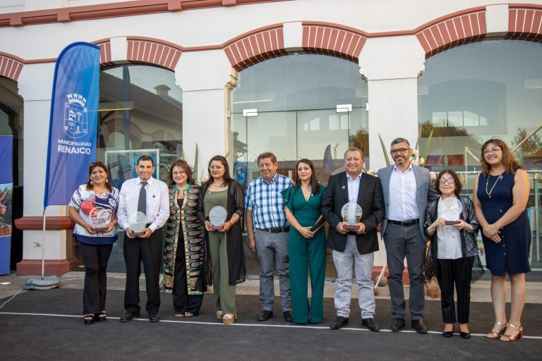 Renaico premió a 10 vecinos y dirigentes sociales por su aporte a la comuna