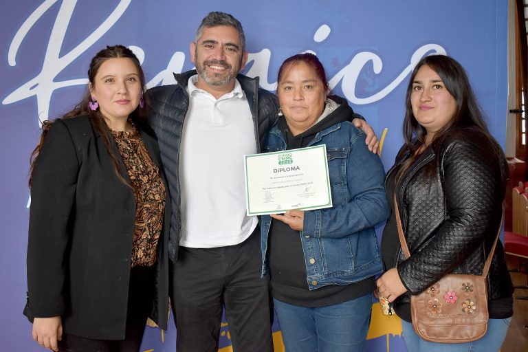 Alcalde (s) Musre participó en certificación de 20 organizaciones sociales a través del Fondo CMPC