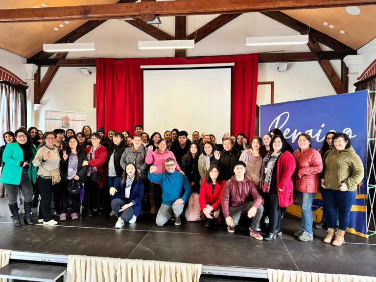 Felices las 75 familias beneficiadas con Beca de Movilización Municipal
