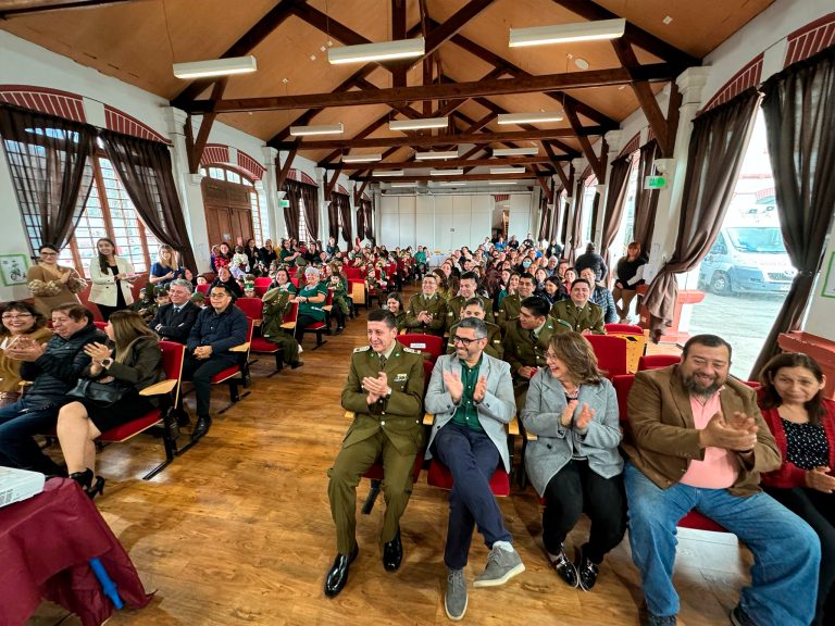 Municipio rindió homenaje a Carabineros en su aniversario N°97