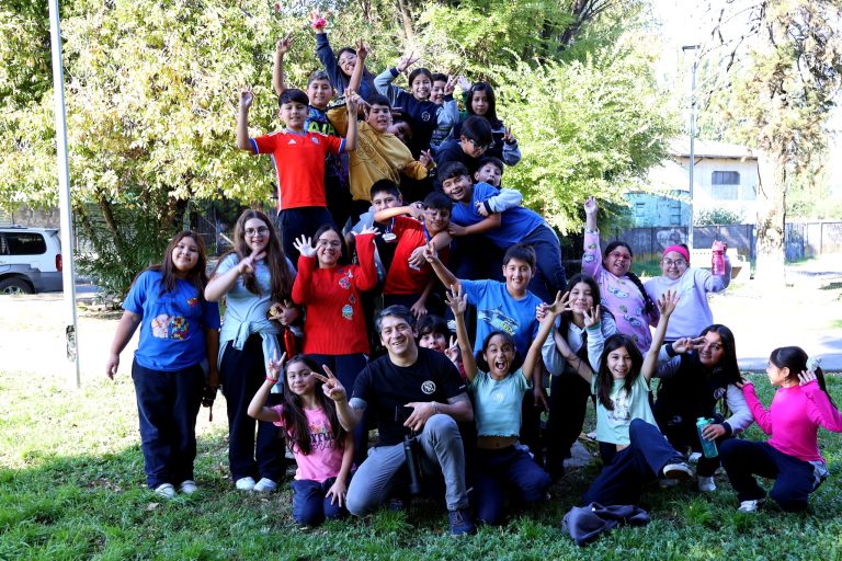 CIENTOS DE ESTUDIANTES MARCHARON EN RENAICO PARA CONCIENTIZAR SOBRE EL AUTISMO Y EL SÍNDROME DE DOWN